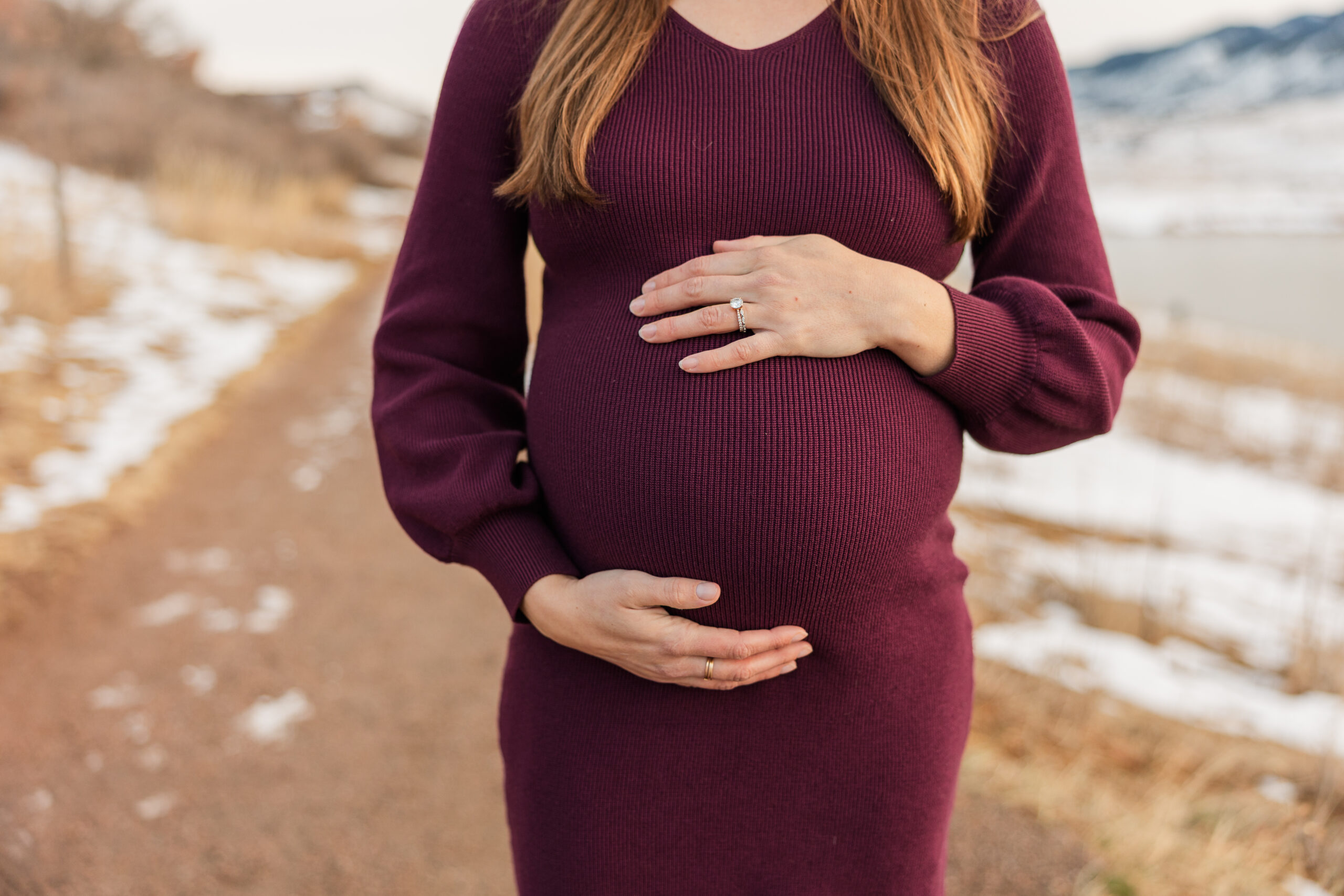 denver photographer captures maternity photos
